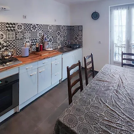 2 Bedroom In *